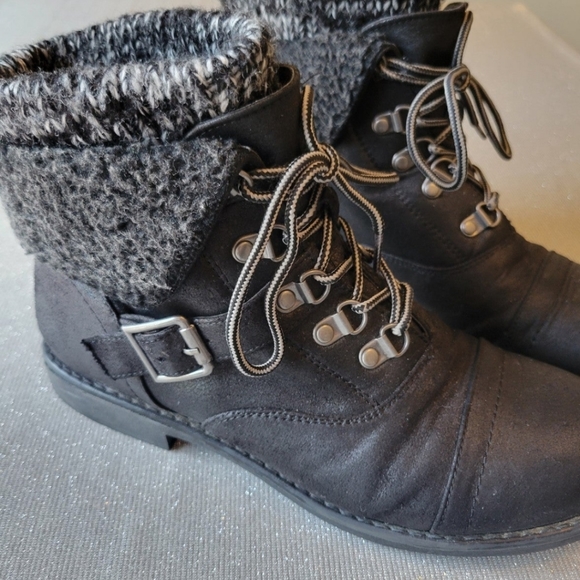 (SOLD ON MERC)White mountain Daley black boots - Picture 2 of 6